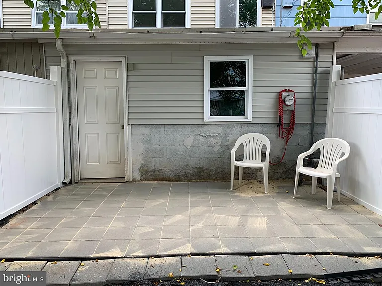 881 Wedgewood Dr — Photo 22