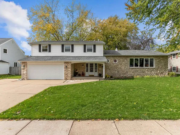 2115 Fairview St, Oshkosh, WI 54901