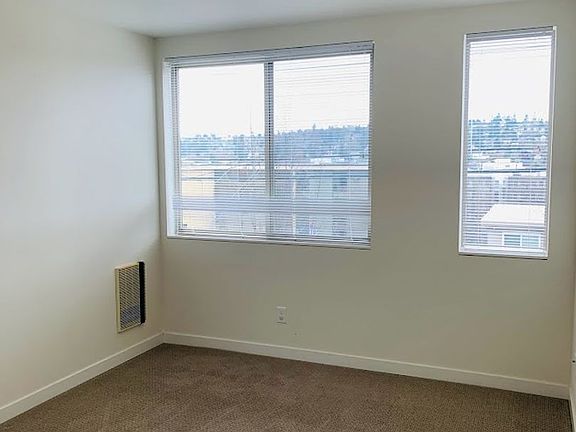5th image of 3246 14th Ave W #A