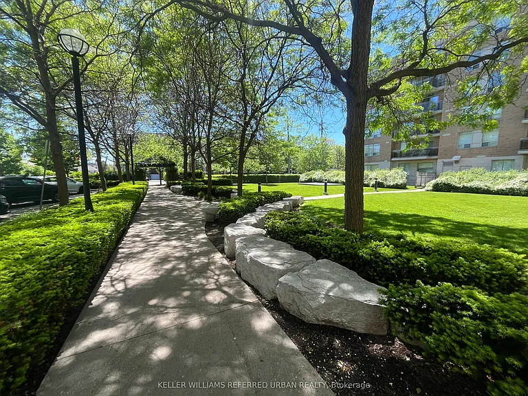 650 Lawrence Ave W #813 — Photo 18