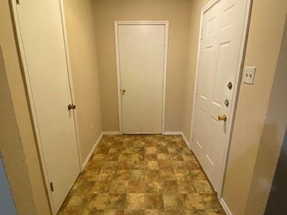 4th image of 4806 Crestmont Ct