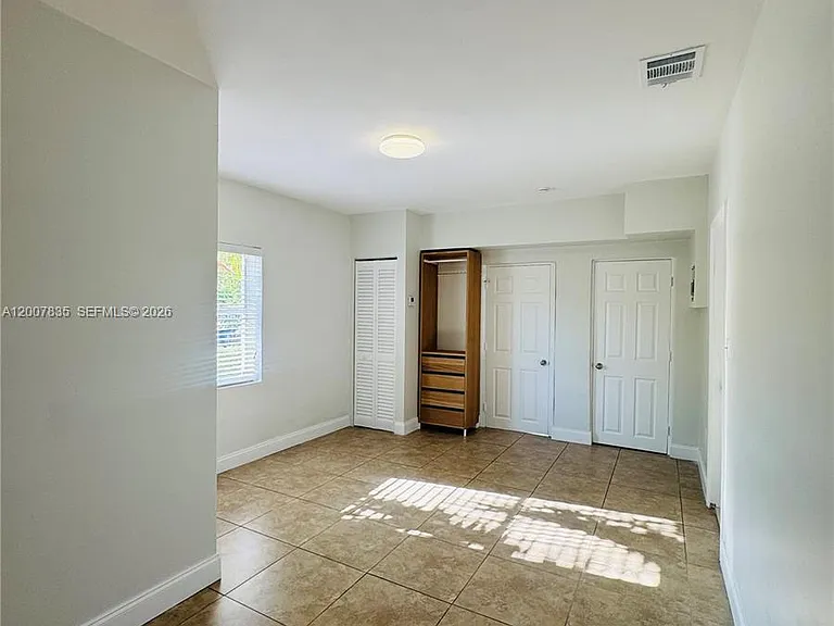 2816 Pine Tree Dr #3 — Photo 3
