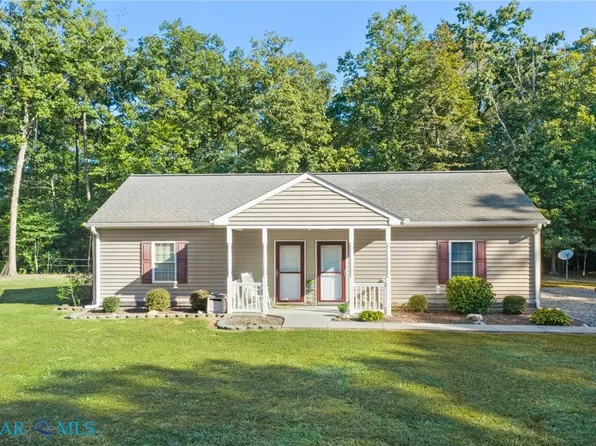 541 W Hickory Neck Rd, Urbanna, VA 23175