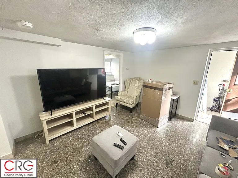 118-120 Cottage St #1B — Photo 13