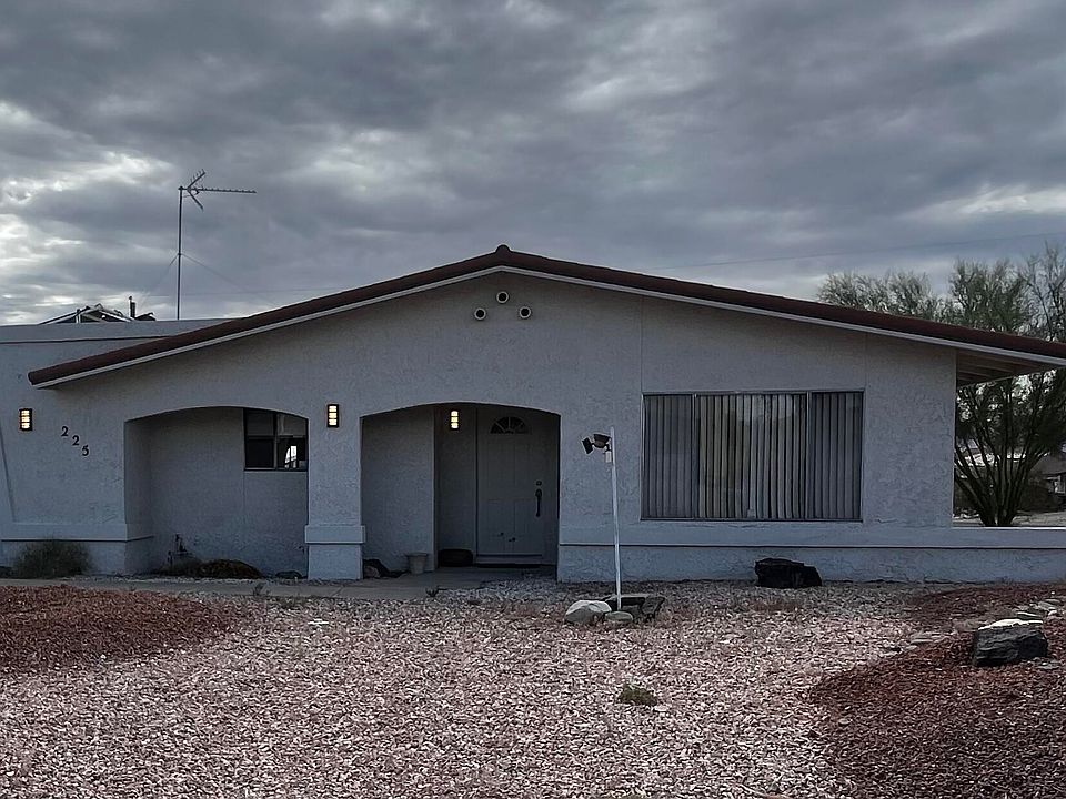 1st image of 225 Coral Dr