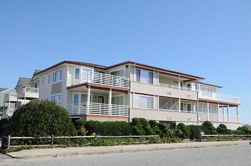 1st image of 3436 Wesley Ave