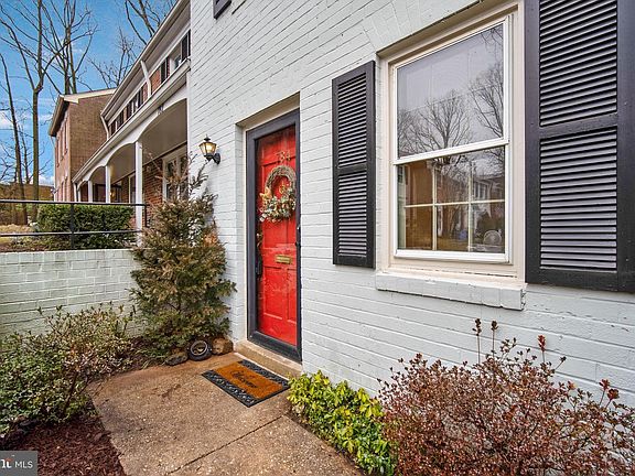 2nd image of 784 Azalea Dr #15