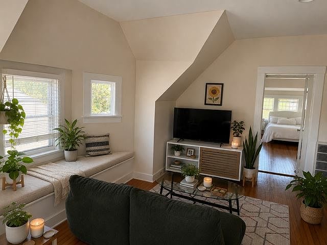 1st image of 303 W Freemason St