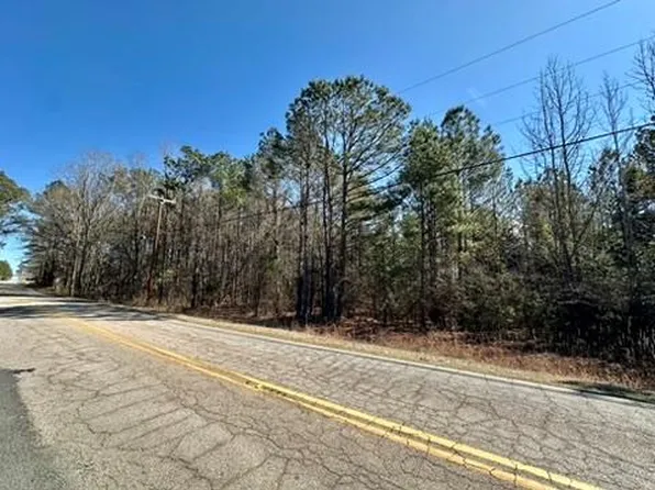 134 Calhoun Rd E, Greenwood, SC 29646