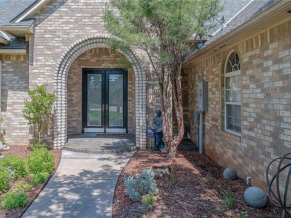 3rd image of 12528 Crick Hollow Ct