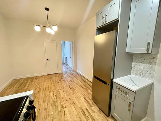 Rented by J PRESTON AND ASSOCIATES INC | media 7