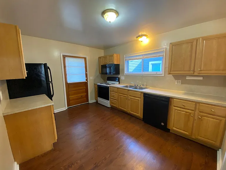 159 E Penn St #HOUSE — Photo 8