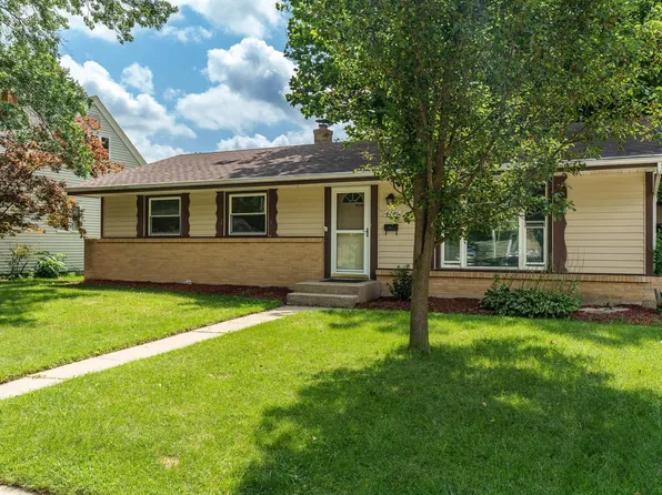 4715 Cleveland Ave, Rockford, IL 61108