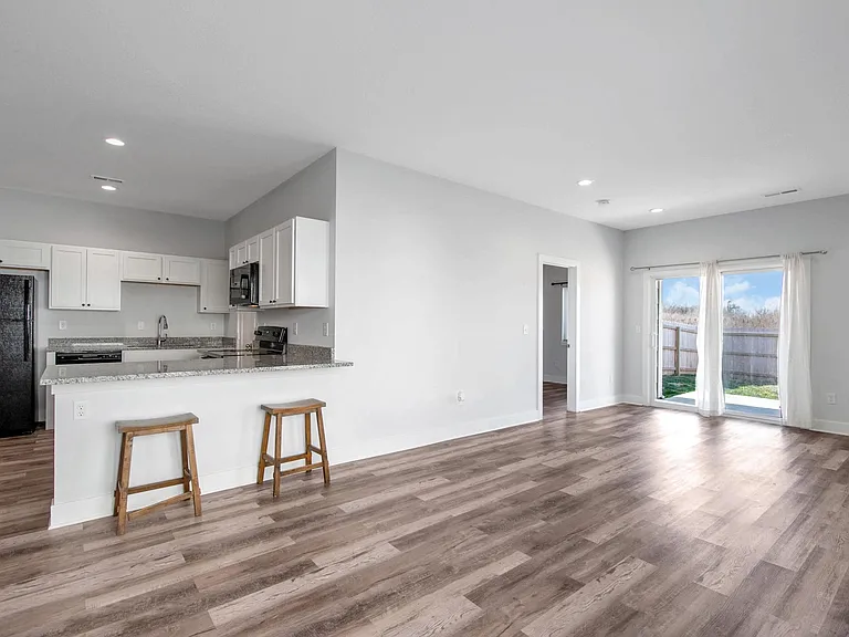 5357 N Nolen St — Photo 7