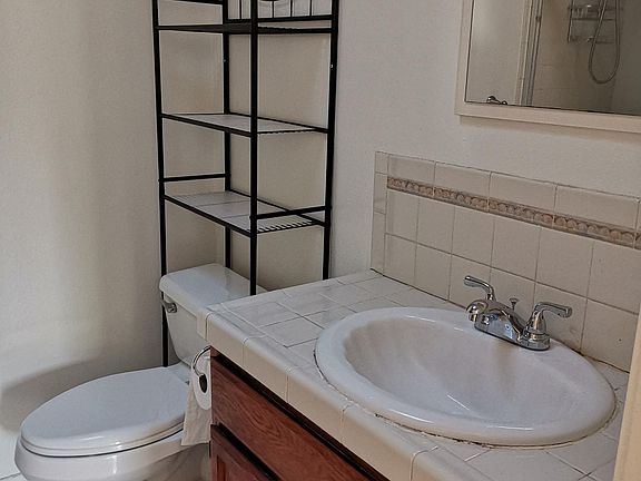 5th image of 2613 Lexington Ave