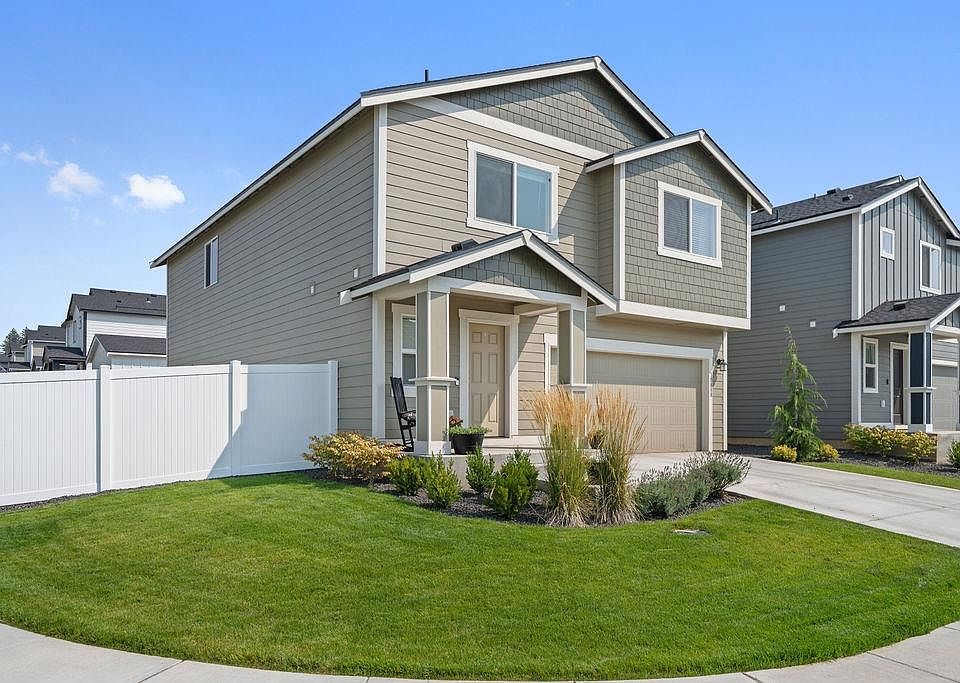 mayte♡ 10888 Mary St, Emmett, MI 48022 | Zillow