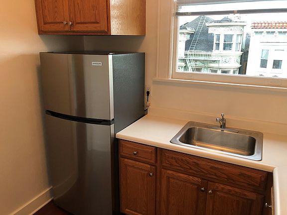 2nd image of 998 Divisadero St #303