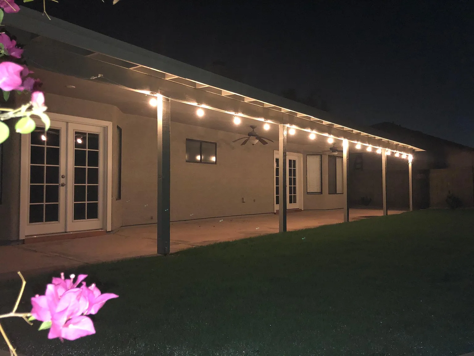 420 E Meadows Ln — Photo 2