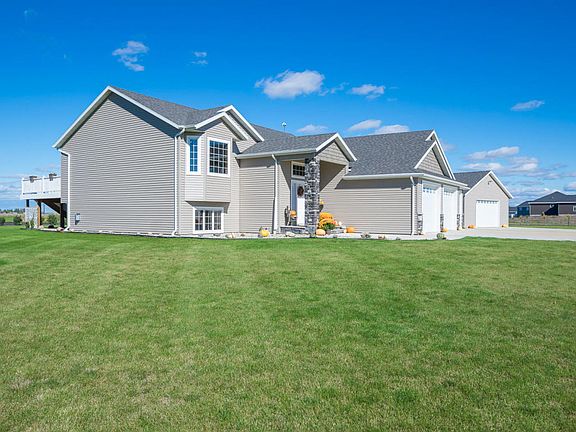 4th image of 3294 Lucke Ln W