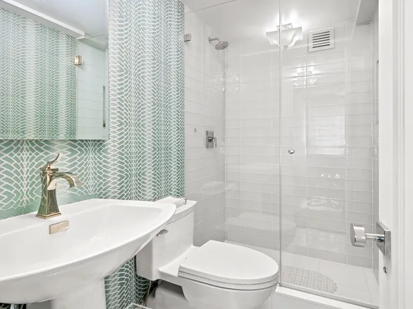 200 East 57th Street 14B image 15 of 15