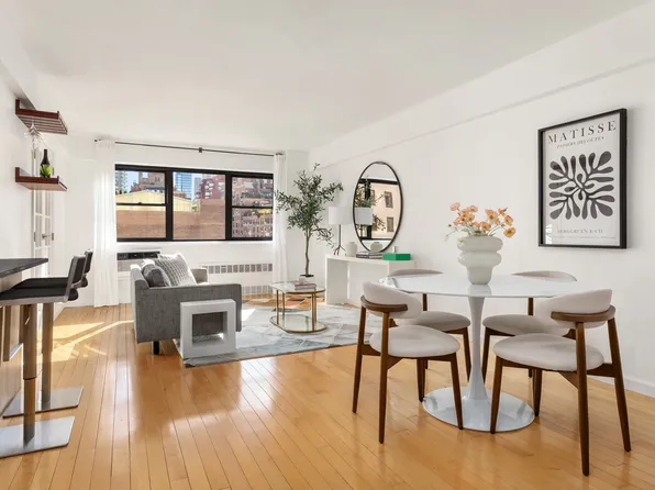 181 East 73rd Street image 1 of 10