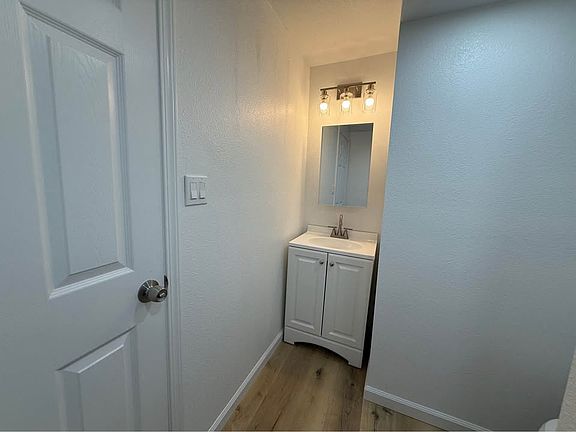 4th image of 20841 Alburtis Ave