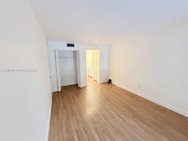 1400 Saint Charles Pl #314 — Photo 11