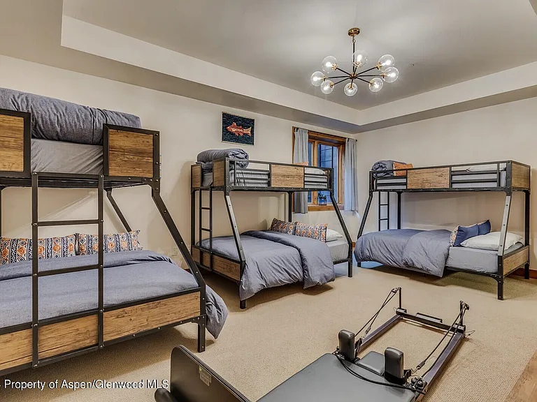 138 Club Lodge Dr — Photo 29
