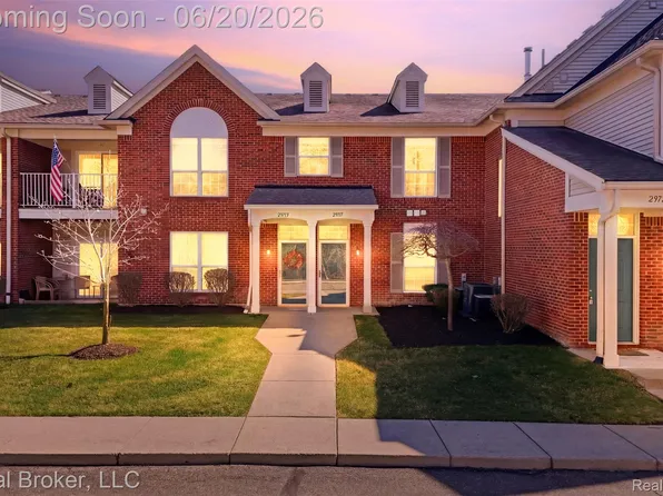 29717 Nottingham Cir, Livonia, MI 48152