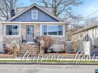 27-29 Bayview Ave, Newark, NJ 07112