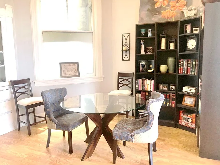 1423 W Chicago Ave — Photo 5