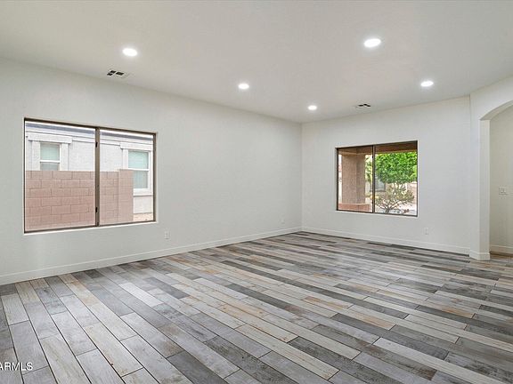 5th image of 3022 N LAINEY Lane