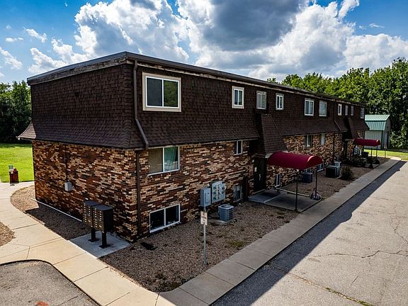 2nd image of 1920 W Towanda Ave APT 8