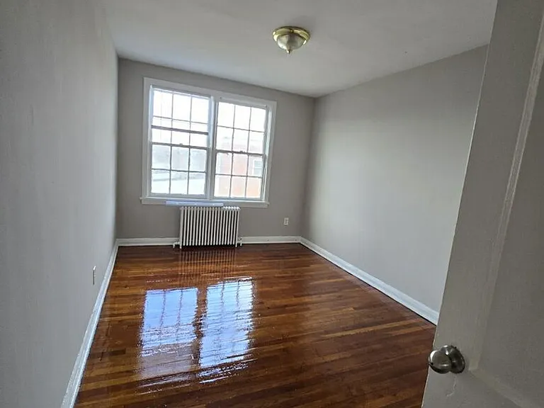 3206 E Capitol St NE — Photo 2