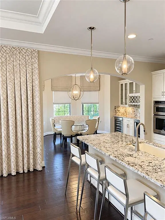 3 bed, 3.5 bath, 2930 sqft, $16,500 — Photo 3