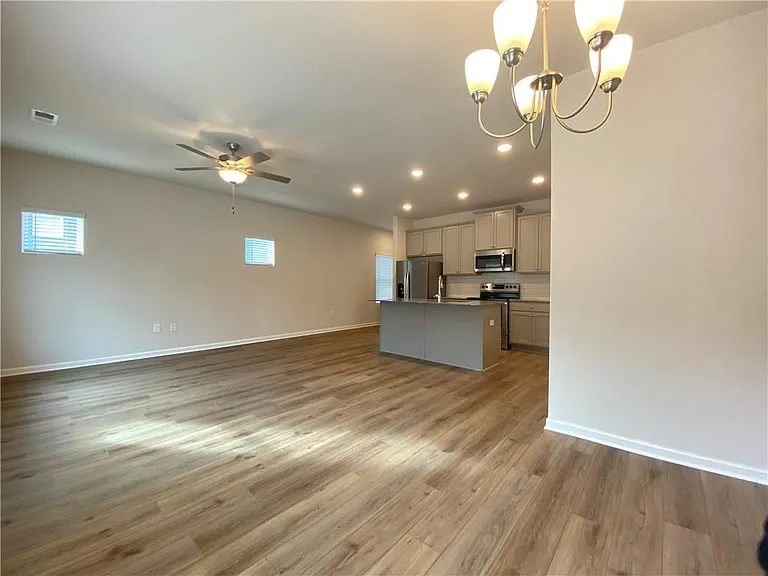 4679 Fullerton Dr — Photo 4
