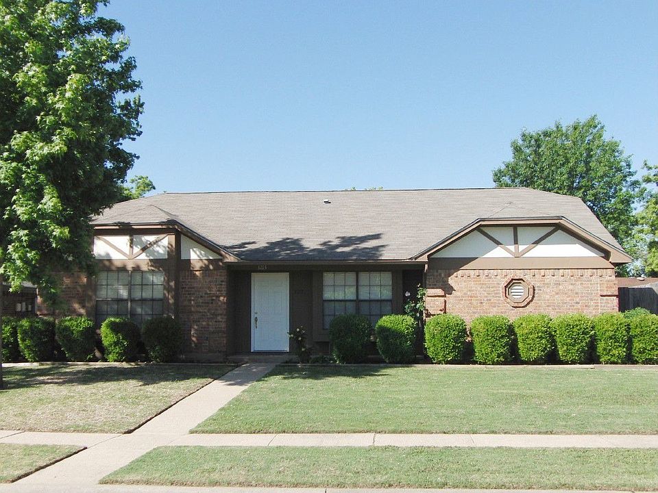 1st image of 3213 Meadowood Dr