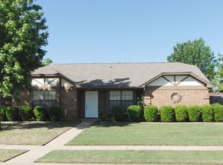 3213 Meadowood Dr, Garland, TX 75040