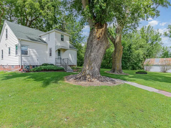 22501 Delaware Ave, Belle Plaine, MN 56011