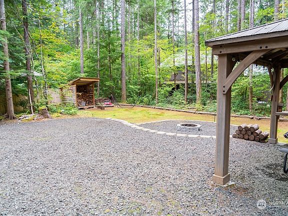 3rd image of 110 N Kokanee Cove Way