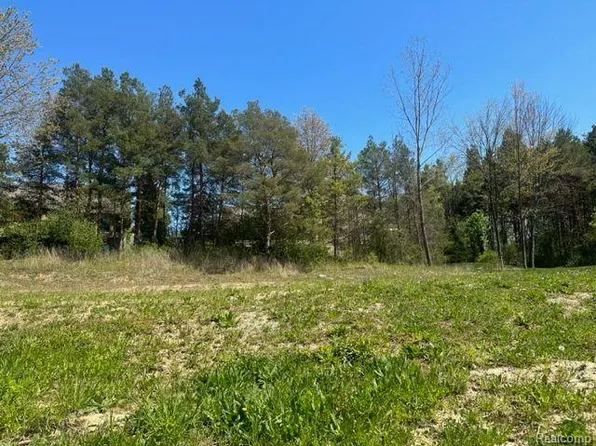 LOT 9 Pepperwood Dr, Grand Blanc, MI 48439