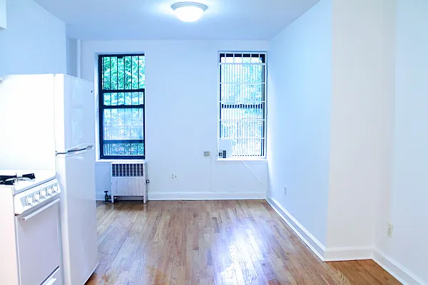 Rented by Urban Real Estate Inc | media 4