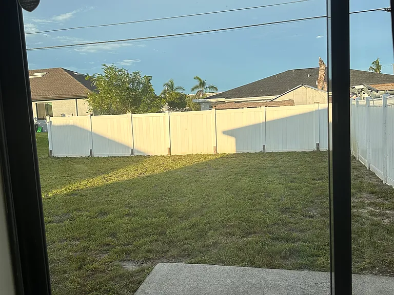 4427 SW 9th Ave — Photo 10