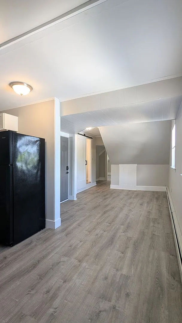 14 Cedar St — Photo 4