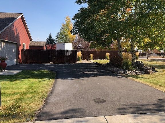 3rd image of 23 Red Barn Dr