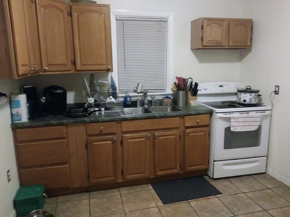 2nd image of 293 Narragansett St