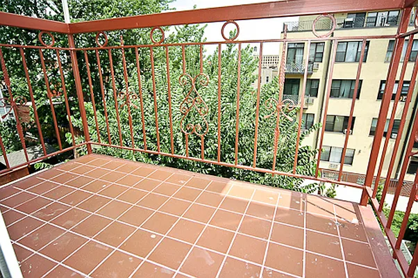 Sold by Greenpoint Properties | media 11