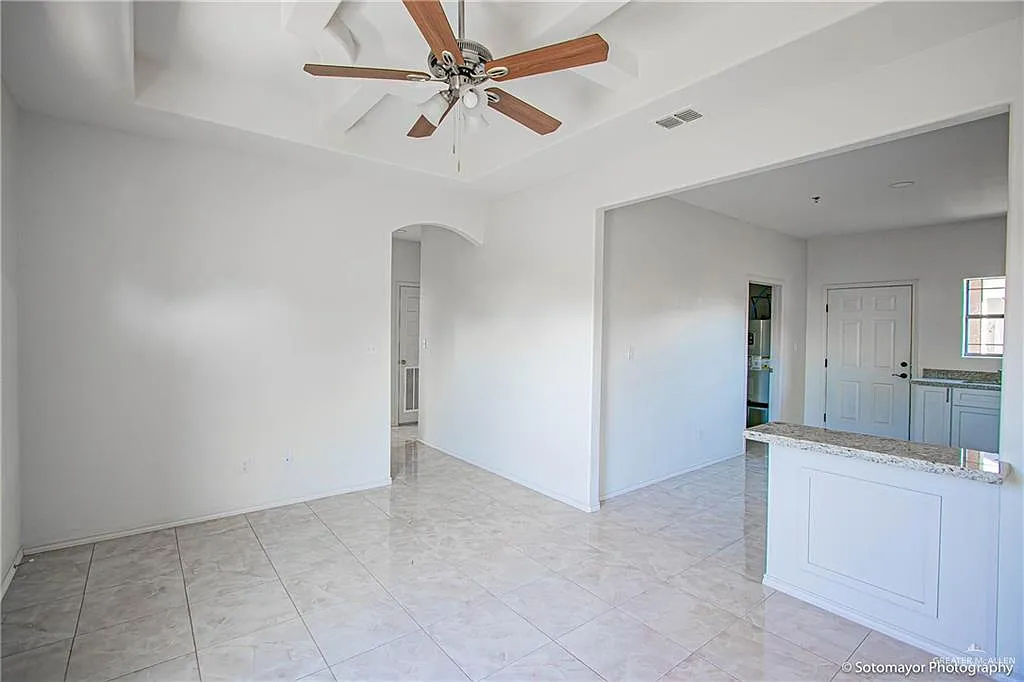 2 bed, 2.0 bath, 900 sqft, $900 — Photo 4