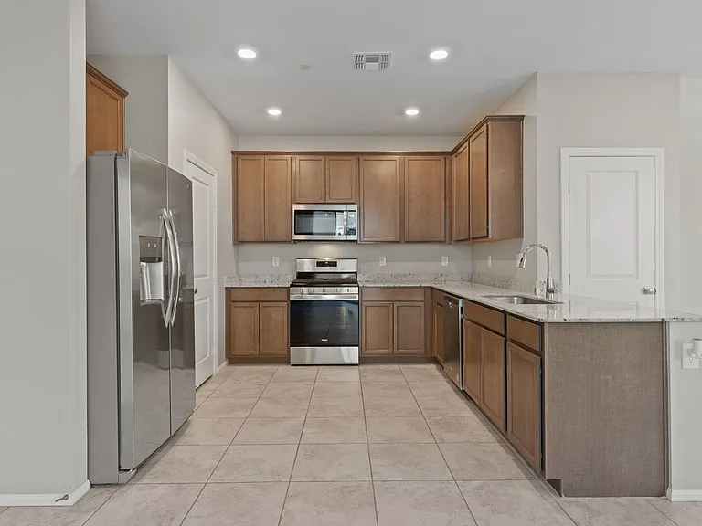 1103 Desert Dome Ave — Photo 10