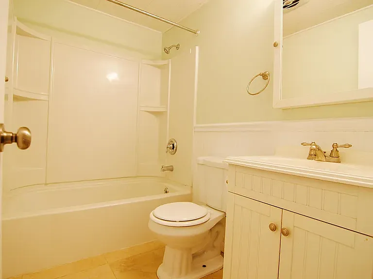 3 bed, 1200 sqft, $2,000 — Photo 4
